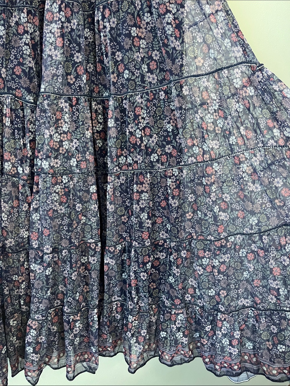 Max studio dainty floral print tiered babydoll v-neck sleeveless spring dress - Picture 5 of 9